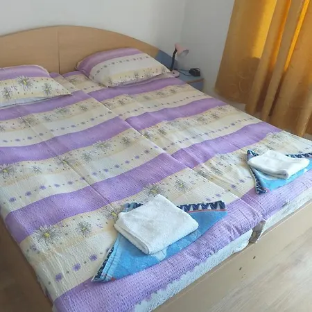 Апартаменты Primorsko Apartments
