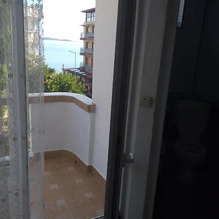 Апартаменты Primorsko Apartments Приморско