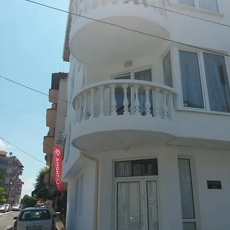 Апартаменты Primorsko Apartments Приморско