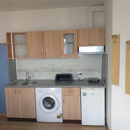 Primorsko Apartments * 普里莫尔斯科