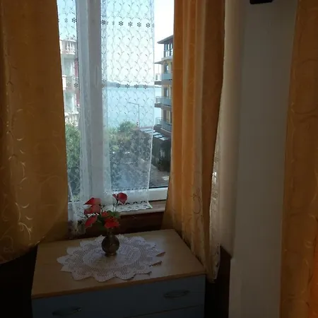 Апартаменты Primorsko Apartments