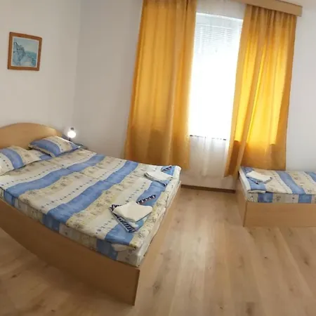 Apartment Primorsko Apartments