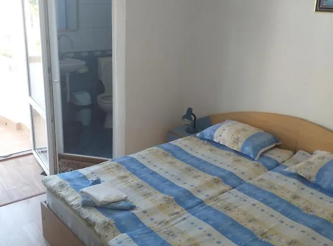 Апартамент Primorsko Apartments *