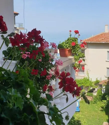 Primorsko Apartments * Приморско