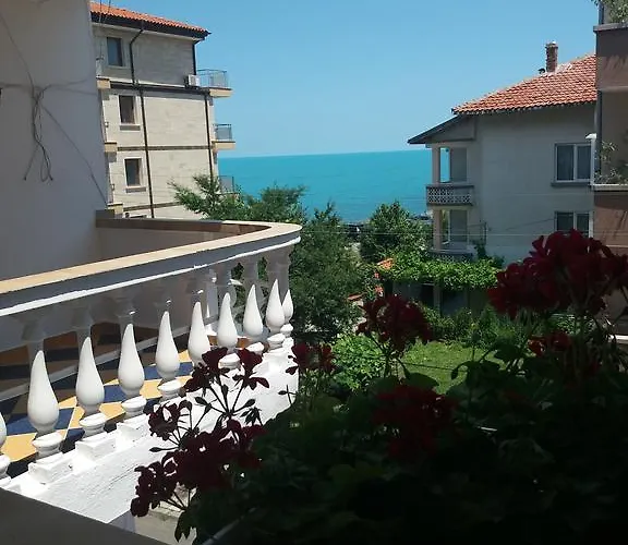 Апартамент Primorsko Apartments *