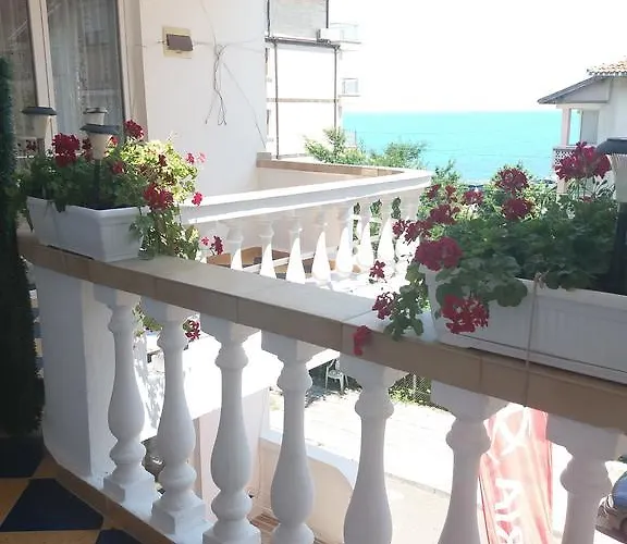 Апартамент Primorsko Apartments *