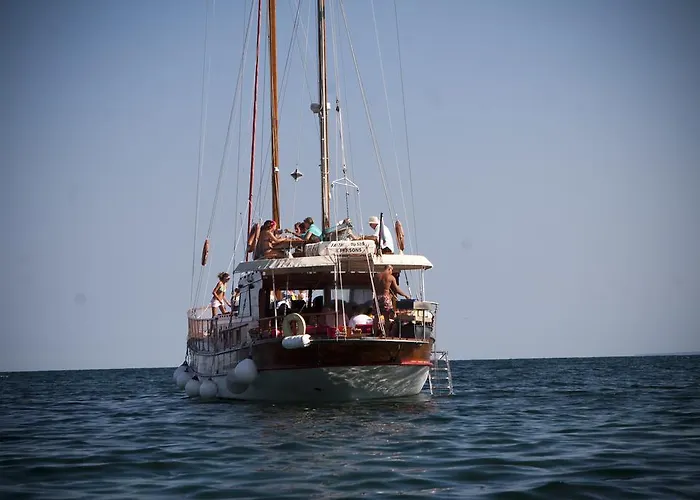 Primorsko Apartments Апартамент