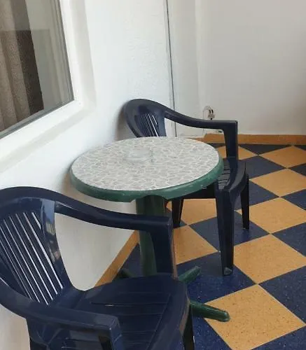 Primorsko Apartments Апартамент *